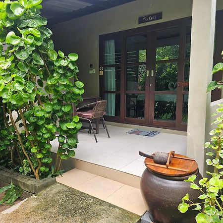 Bang Po Hut Hotel Ban Bang Po Exterior foto