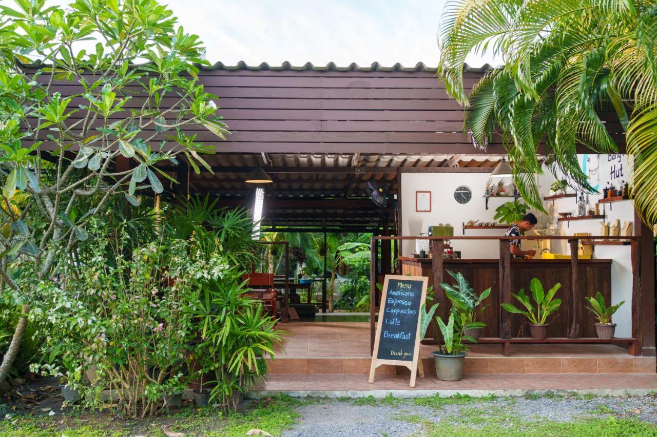 Bang Po Hut Hotel Ban Bang Po Exterior foto